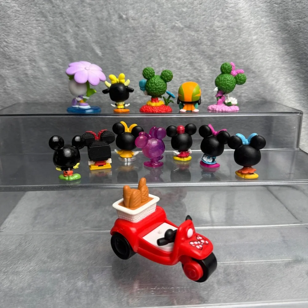 Disney Doorables Mickey and Friends 12 Piece Figure Lot with Minnie Scooter